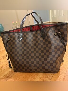 ❤️🔥AUTHENTIC❤️🔥 Louis Vuitton Damier Neverful MM with Red Striped Interior